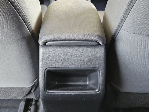 Used 2021 Toyota Corolla LE image 29