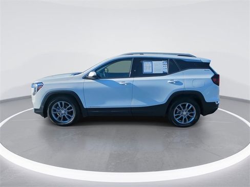 Used 2022 GMC Terrain SLT image 5