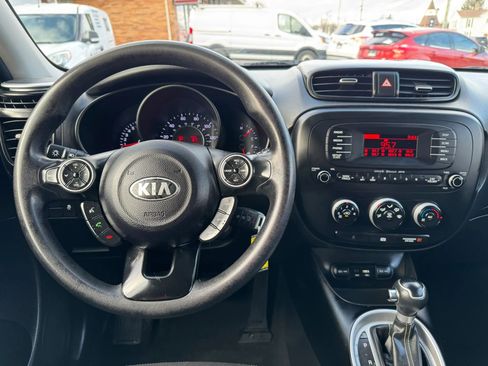 Used 2015 Kia Soul + image 42