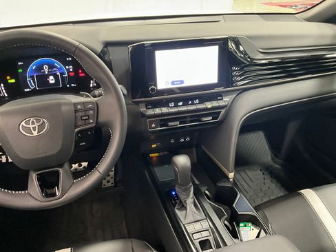 Used 2026 Toyota Camry SE FWD image 8