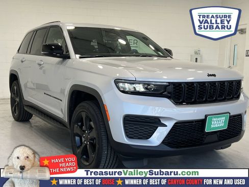 Used 2024 Jeep Grand Cherokee Altitude AWD/4WD image 1