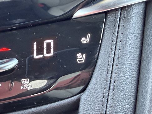 Certified 2024 Cadillac XT6 Sport w/ LPO, ONYX Package image 26