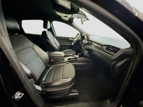 Used 2025 Ford Escape ST-Line image 32