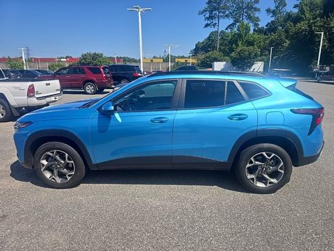 Used 2025 Chevrolet Trax LT w/ Driver Confidence Package FWD image 8