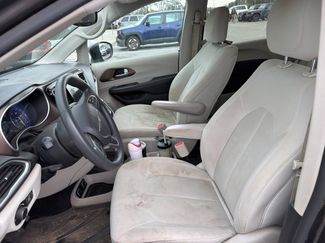 Used 2017 Chrysler Pacifica Touring w/ Tire & Wheel Group video 2