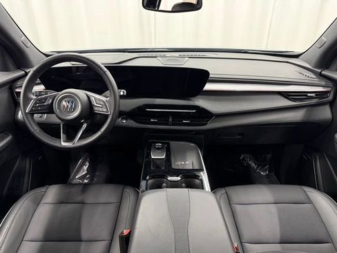 Used 2025 Buick Enclave Preferred image 4