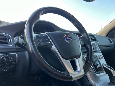 Used 2018 Volvo S60 T5 Inscription Platinum w/ Climate Package image 59