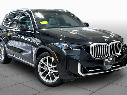 Used 2024 BMW X5 xDrive40i w/ Premium Package AWD/4WD image 3