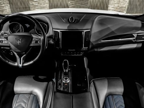 Used 2018 Maserati Levante S GranLusso AWD/4WD image 12