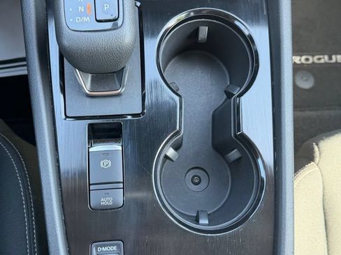 Used 2024 Nissan Rogue S FWD image 20