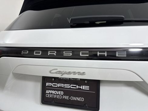 Certified 2023 Porsche Cayenne Platinum Edition AWD/4WD image 19