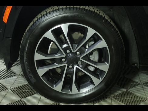 Used 2021 Jeep Grand Cherokee L Overland image 11