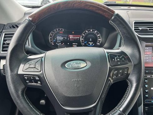 Used 2016 Ford Explorer Platinum AWD/4WD image 22