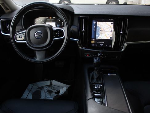 Used 2019 Volvo V90 T6 Cross Country w/ Advanced Package image 19