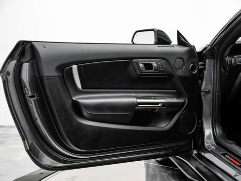 Used 2021 Ford Mustang Shelby GT500 w/ Carbon Fiber Track Pack RWD image 93