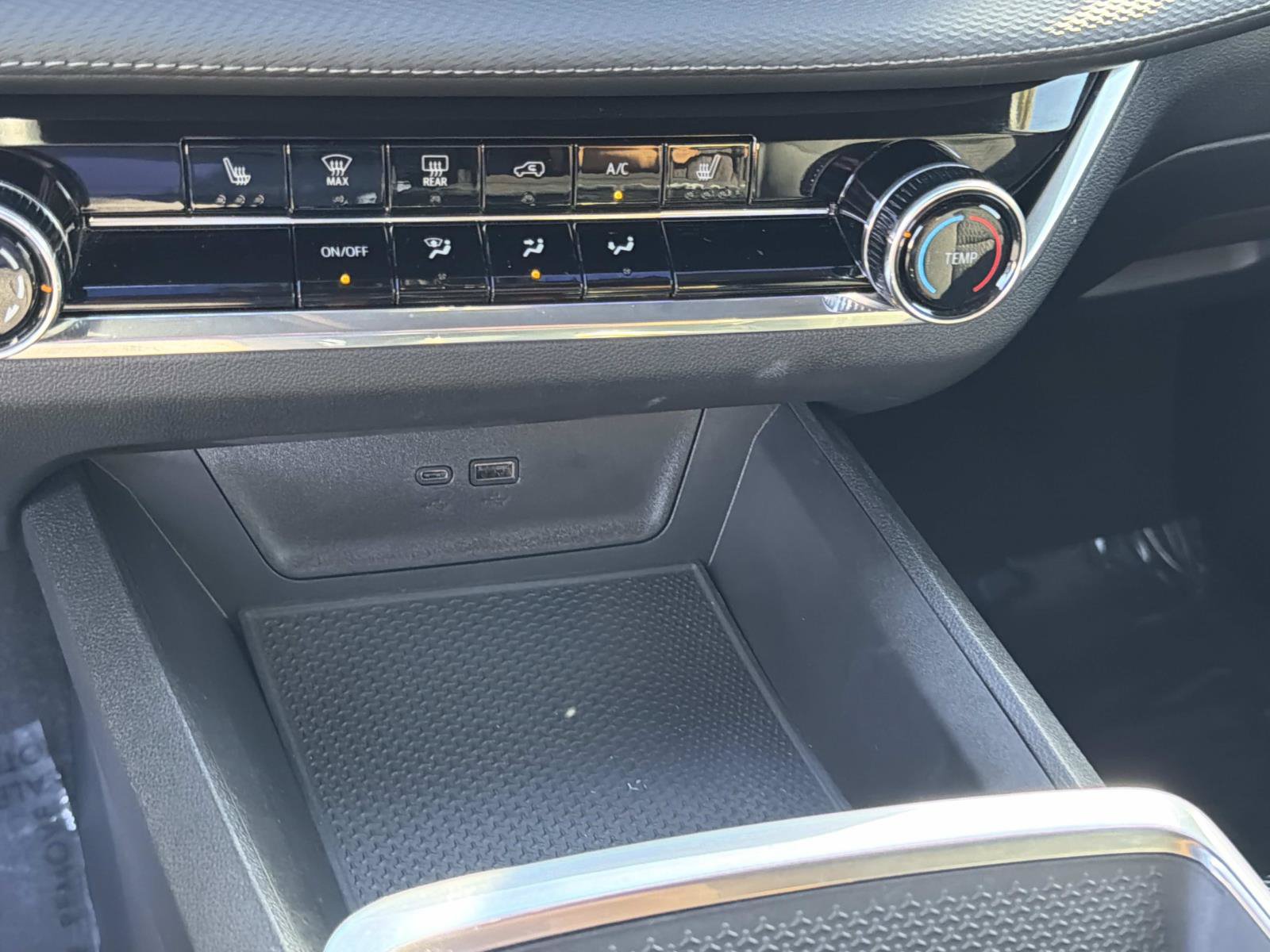 Used 2025 Chevrolet Equinox LT w/ Safety and Technology Package FWD image 25