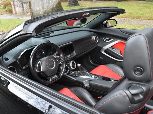 Used 2020 Chevrolet Camaro SS image 19