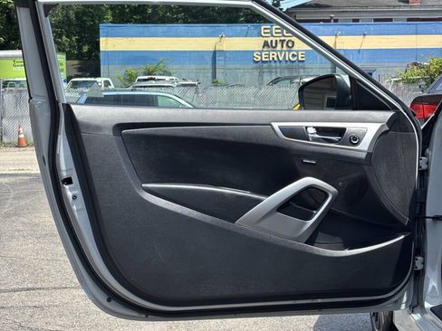 Used 2013 Hyundai Veloster RE:MIX Edition FWD image 11
