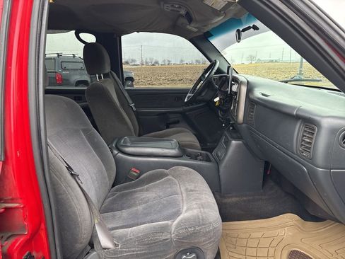 Used 2001 Chevrolet Silverado 1500 LS image 16