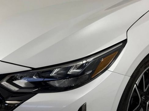 Used 2024 Nissan Sentra SR w/ SR Premium Package FWD image 17