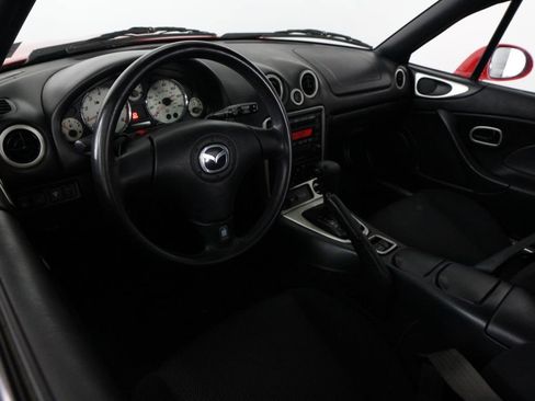 Used 2002 MAZDA MX-5 Miata RWD image 6