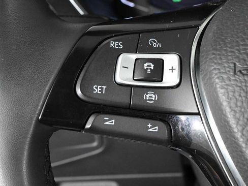 Used 2020 Volkswagen Tiguan SEL AWD/4WD image 22