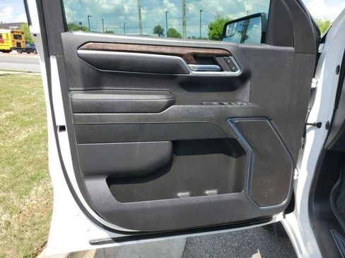 Used 2023 GMC Sierra 1500 SLE image 29