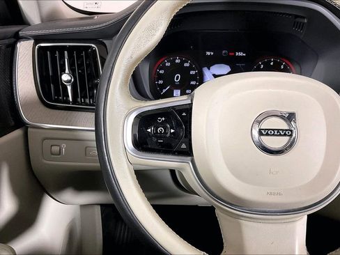 Used 2021 Volvo XC60 T5 Inscription w/ Climate Package image 18