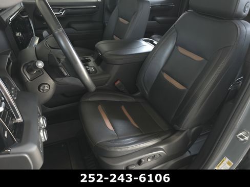 Used 2024 GMC Sierra 1500 AT4 w/ Technology Package AWD/4WD image 8