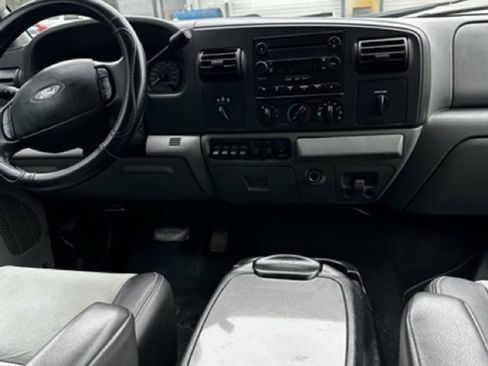 Used 2007 Ford F350 XLT image 8