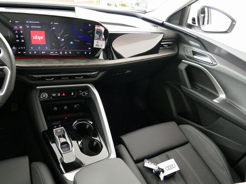 New 2025 Audi Q5 Premium Plus image 25