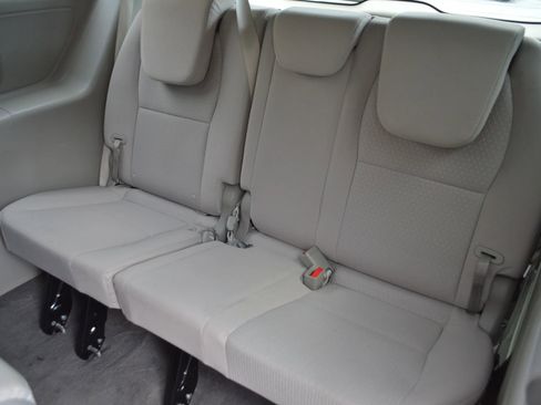Used 2016 Kia Sedona LX w/ LX Convenience Package FWD image 20