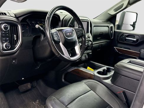 Used 2022 GMC Sierra 2500 SLT w/ SLT Convenience Package image 7