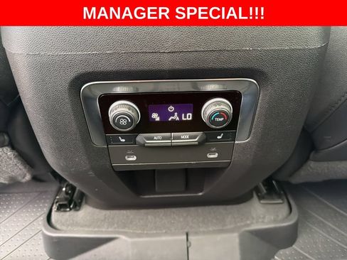 Used 2022 Chevrolet Tahoe Z71 w/ Z71 Off-Road Package AWD/4WD image 20