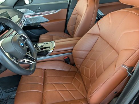 Certified 2024 BMW 760i xDrive w/ Executive Package AWD/4WD image 10