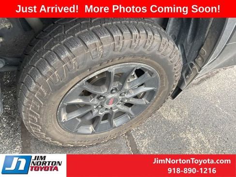 Used 2022 Toyota Tundra Limited image 8