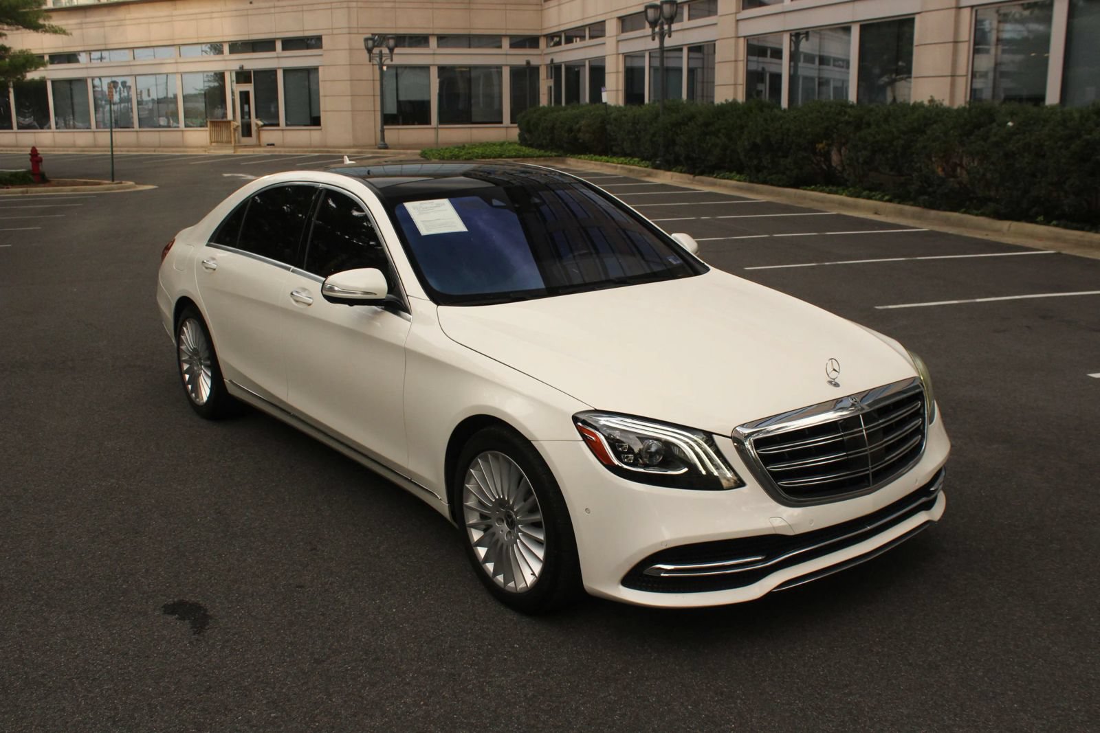 Used 2020 Mercedes-Benz S 560 Sedan w/ Premium Package image 3