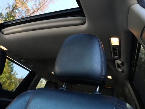 Used 2016 Toyota Highlander XLE image 31