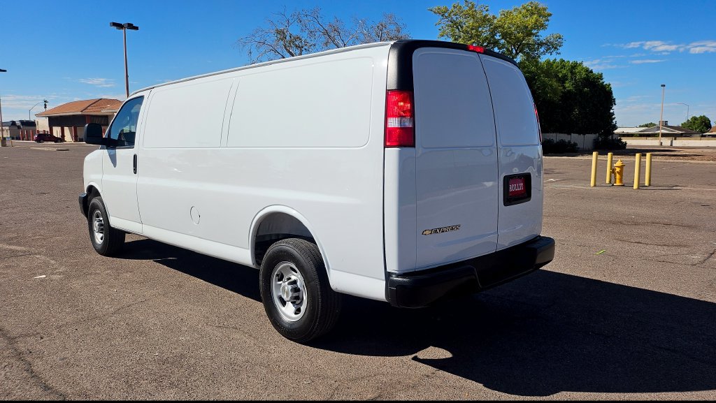 Used 2025 Chevrolet Express 2500 Extended w/ Driver Convenience Package RWD image 8