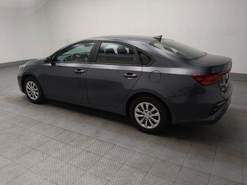 Used 2021 Kia Forte FE image 3