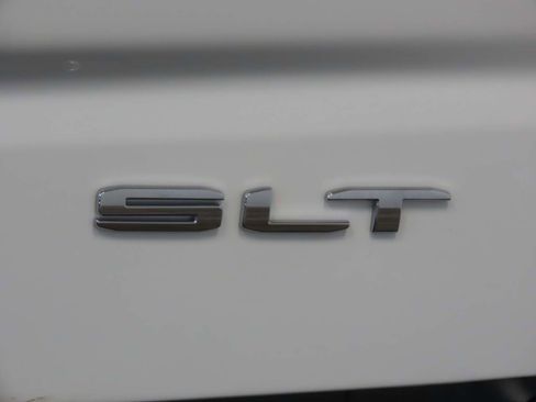 Used 2024 GMC Sierra 1500 SLT RWD image 10