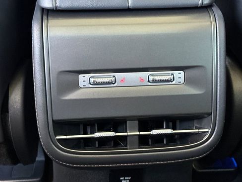 Used 2024 Lincoln Nautilus Reserve w/ Equipment Group 202A image 13