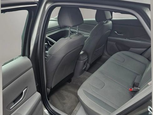 Used 2025 Hyundai Elantra SEL FWD image 7