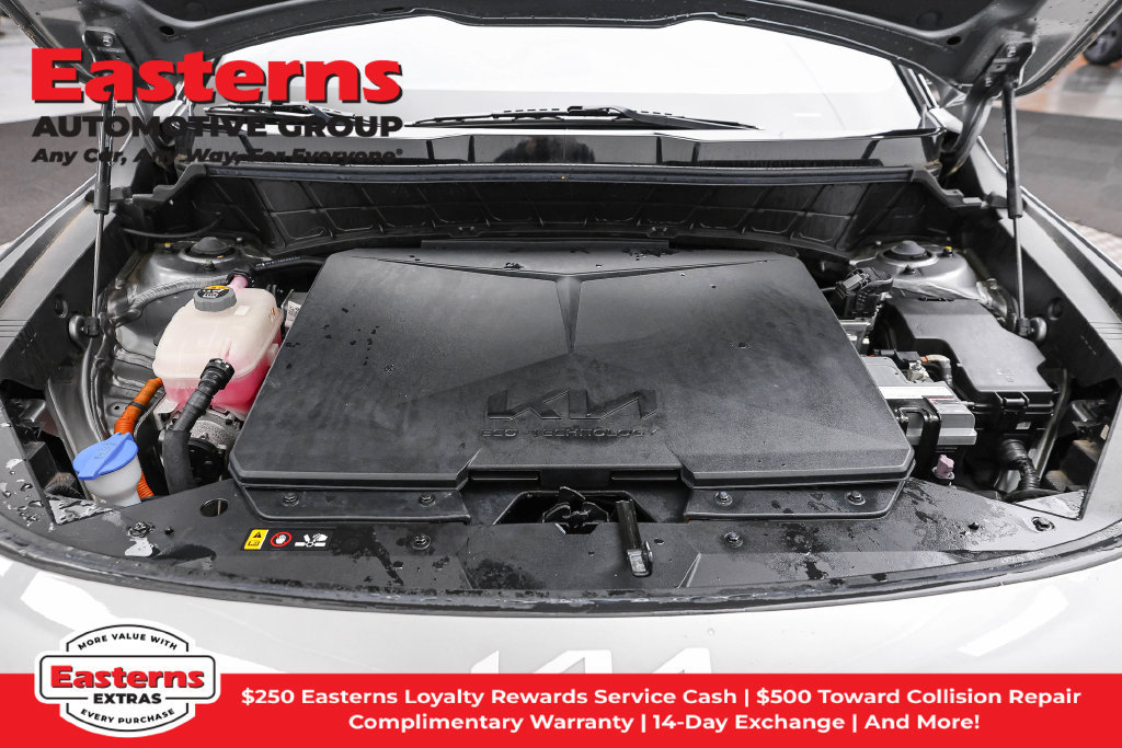 Used 2023 Kia Niro Wave w/ Wave Preserve Package FWD image 8
