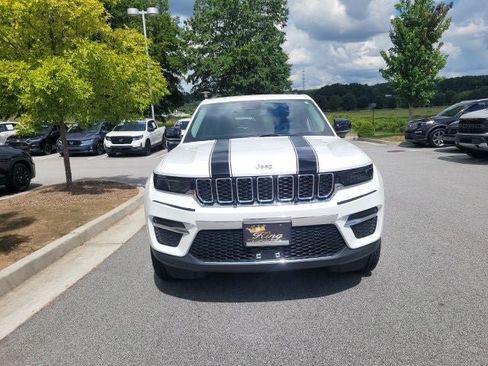 Used 2023 Jeep Grand Cherokee Limited RWD image 4