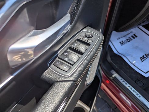 Used 2020 RAM 1500 Laramie AWD/4WD image 11