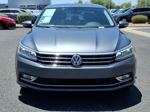 Used 2018 Volkswagen Passat 2.0T SE FWD image 2