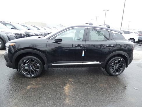 New 2026 Nissan Kicks SR w/ Cold Weather Package image 5