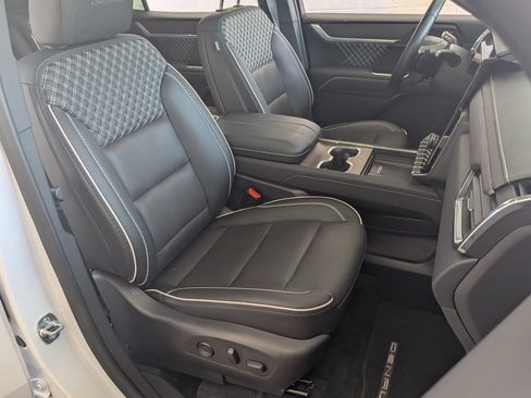 Used 2024 GMC Acadia Denali FWD image 24