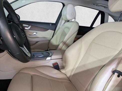 Used 2021 Mercedes-Benz GLC 300 4MATIC image 17